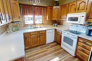 941 Mary Ave, Willmar, MN 56201 - Photo 5