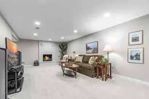 18427 Heathcote Ln, Wayzata, MN 55391 - Photo 23