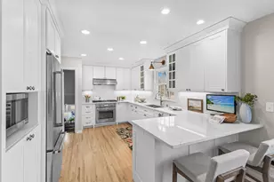 18427 Heathcote Ln, Wayzata, MN 55391 - Photo 15