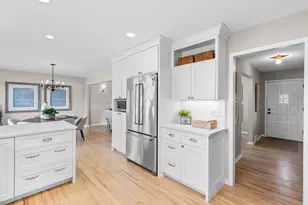 18427 Heathcote Ln, Wayzata, MN 55391 - Photo 17