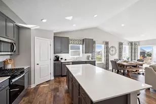 2211 Aragon Dr, Shakopee, MN 55379 - Photo 3