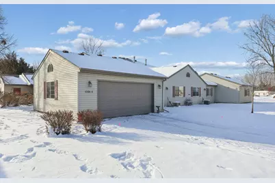 1324 Carriage Drive #B, Hudson, WI 54016 - Photo 3