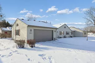 1324 Carriage Dr, Hudson, WI 54016 - Photo 3