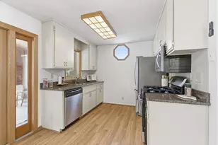 3832 Gettysburg Ave N, New Hope, MN 55427 - Photo 9