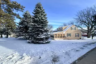 303 Lakehill Dr, Worthington, MN 56187 - Photo 3