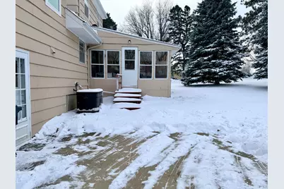 303 Lakehill Drive, Worthington, MN 56187 - Photo 5