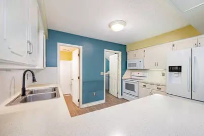 1009 4th Avenue E, Shakopee, MN 55379 - Photo 11