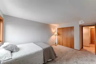 66 9th St E, Saint Paul, MN 55101 - Photo 19