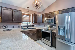 129 Hemlock Pl, Vadnais Heights, MN 55127 - Photo 11