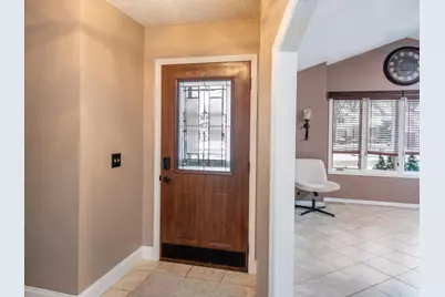 129 Hemlock Place, Vadnais Heights, MN 55127 - Photo 5