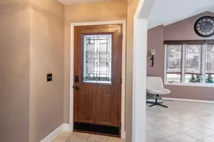 129 Hemlock Pl, Vadnais Heights, MN 55127 - Photo 5