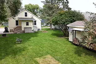 215 W Pike St, Osakis, MN 56360 - Photo 3