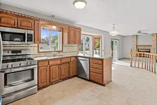 136 71 1/2 Way NE, Fridley, MN 55432 - Photo 9