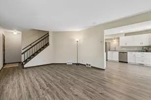 3873 Dolomite Dr, Eagan, MN 55122 - Photo 11