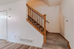 7656 13th St N, Oakdale, MN 55128 - Photo 7