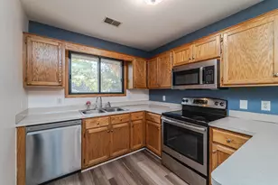 7656 13th St N, Oakdale, MN 55128 - Photo 5