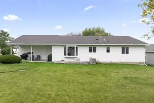 280 4th Ave SE, Plainview, MN 55964 - Photo 7