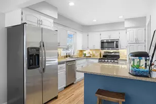 5026 Clear Spring Dr, Minnetonka, MN 55345 - Photo 7