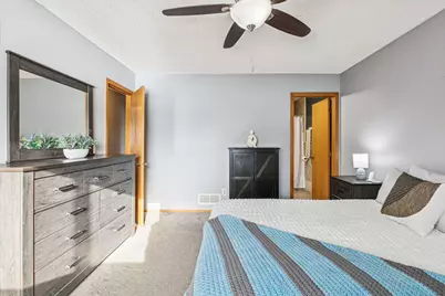 9498 Hamlet Avenue S, Cottage Grove, MN 55016 - Photo 15