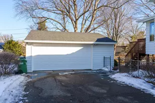 1404 Primrose Curve, Roseville, MN 55113 - Photo 27