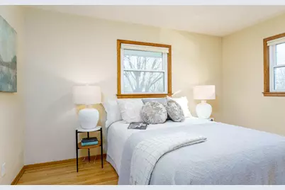 1404 Primrose Curve, Roseville, MN 55113 - Photo 5