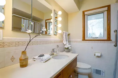 1404 Primrose Curve, Roseville, MN 55113 - Photo 17