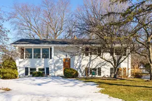 1404 Primrose Curve, Roseville, MN 55113 - Photo 1