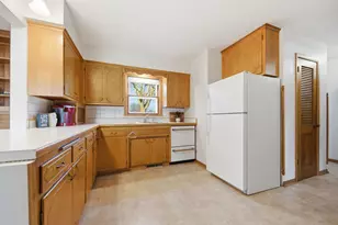 1555 Cottage Ave E, Saint Paul, MN 55106 - Photo 11