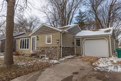 605 E Hawthorne Street, Albert Lea, MN 56007 - Photo 1