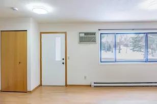 22 E 13th St, Waconia, MN 55387 - Photo 7