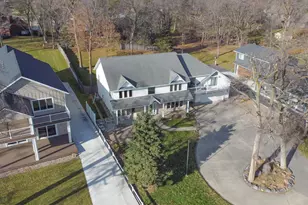 1082 W Lake Dr, Detroit Lakes, MN 56501 - Photo 3