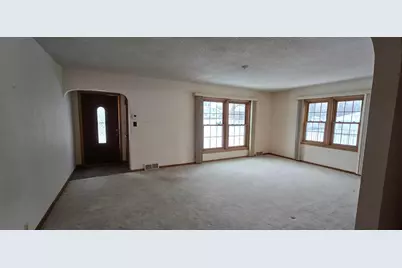 918 Clausen Avenue, Albert Lea, MN 56007 - Photo 5