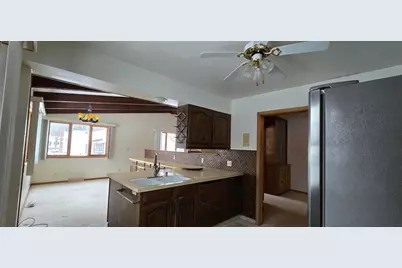 918 Clausen Avenue, Albert Lea, MN 56007 - Photo 9