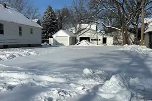 402 6th Pl NW, Austin, MN 55912 - Photo 1
