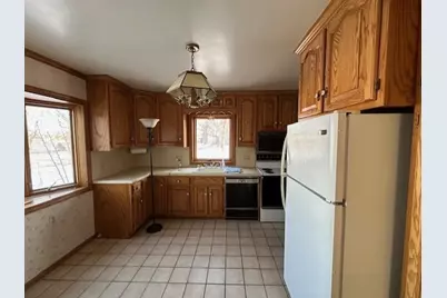 700 Oakland Place NE, Austin, MN 55912 - Photo 5