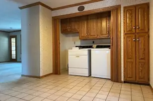 700 Oakland Pl NE, Austin, MN 55912 - Photo 9