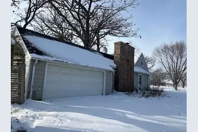 700 Oakland Place NE, Austin, MN 55912 - Photo 1