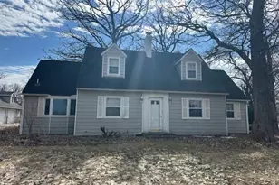 700 Oakland Pl NE, Austin, MN 55912 - Photo 1