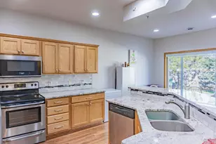 1427 Ravoux Ln, Chaska, MN 55318 - Photo 13