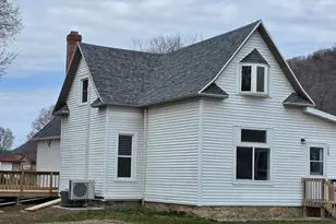 104 W 5th St, Cochrane, WI 54622 - Photo 1