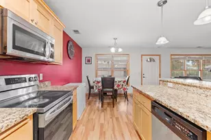 1883 Garden Way, Saint Paul, MN 55119 - Photo 11