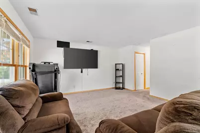 1883 Garden Way, Saint Paul, MN 55119 - Photo 3