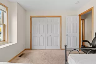 1883 Garden Way, Saint Paul, MN 55119 - Photo 21