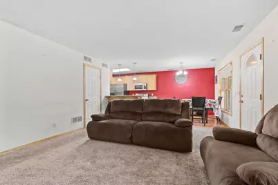 1883 Garden Way, Saint Paul, MN 55119 - Photo 9