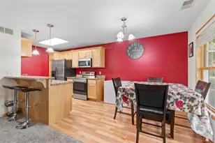 1883 Garden Way, Saint Paul, MN 55119 - Photo 7