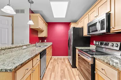 1883 Garden Way, Saint Paul, MN 55119 - Photo 9