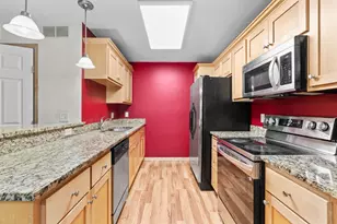 1883 Garden Way, Saint Paul, MN 55119 - Photo 9