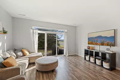 668 Cobblestone Way, Shakopee, MN 55379 - Photo 9