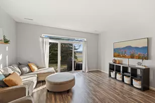 668 Cobblestone Way, Shakopee, MN 55379 - Photo 9