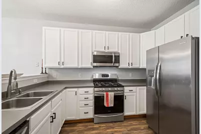 668 Cobblestone Way, Shakopee, MN 55379 - Photo 15